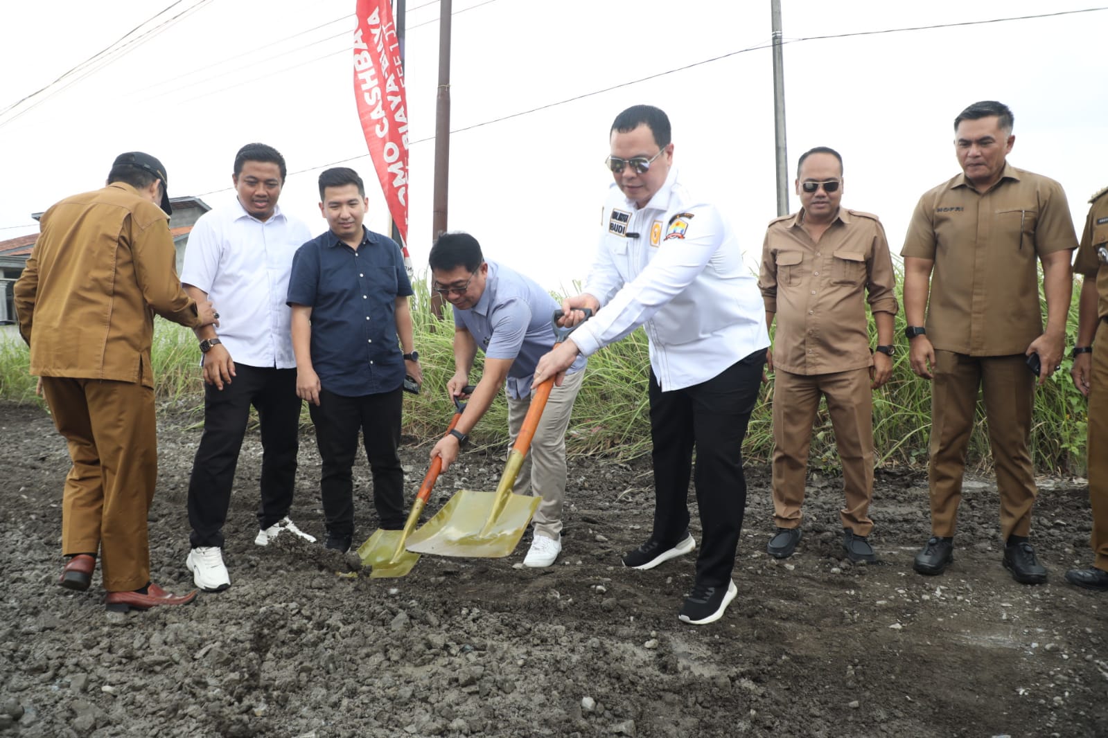 WALI KOTA SERANG TINJAU PEMBANGUNAN JALAN SIMPANG KAUJON, KOLABORASI STRATEGIS UNTUK ATASI KEMACETAN