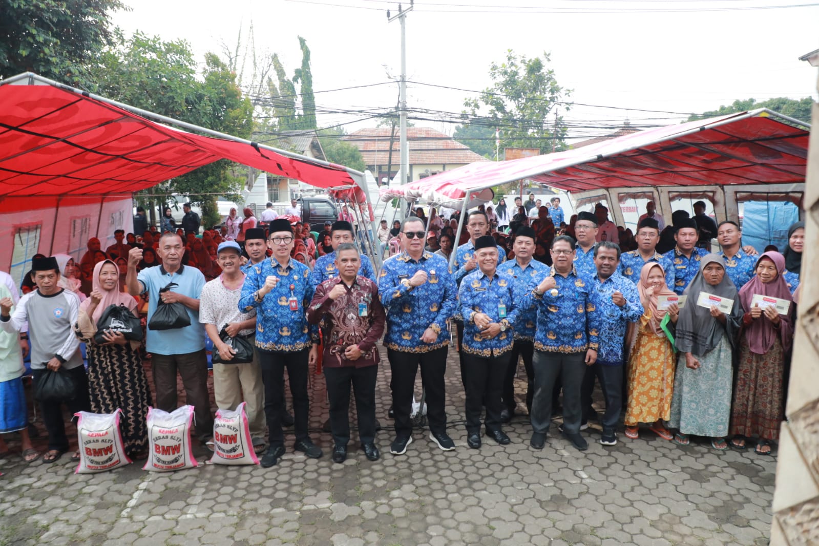 WALI KOTA SERANG KAWAL LANGSUNG PENYALURAN KKS DAN SEMBAKO PERCEPATAN PENGHAPUSAN KEMISKINAN EKSTREM SERANG