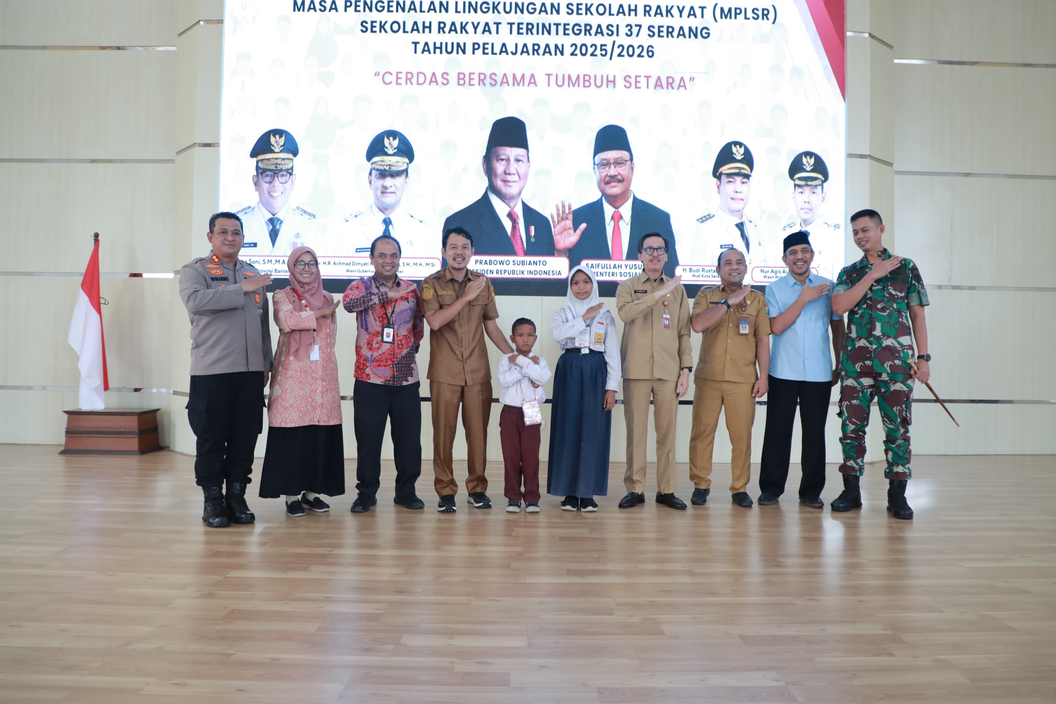WAKIL WALIKOTA SERANG NUR AGIS AULIA PADA SAAT MEMBUKA MASA PENGENALAN LINGKUNGAN SEKOLAH RAKYAT (MPLSR) TINGKAT KOTA SERANG DI BBLKI SERANG