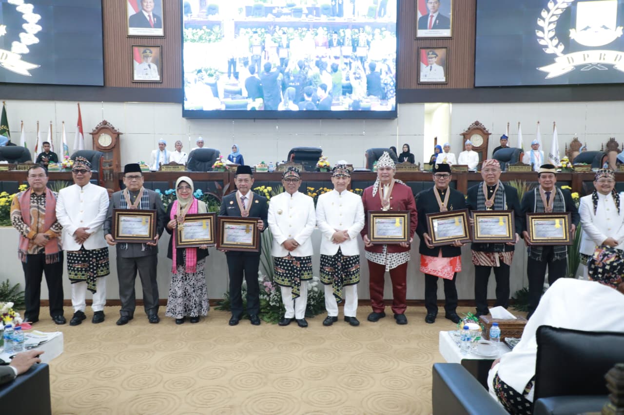 WALI KOTA SERANG HADIRI UPACARA HUT KE-25 PROVINSI BANTEN DAN RAPAT PARIPURNA DPRD
