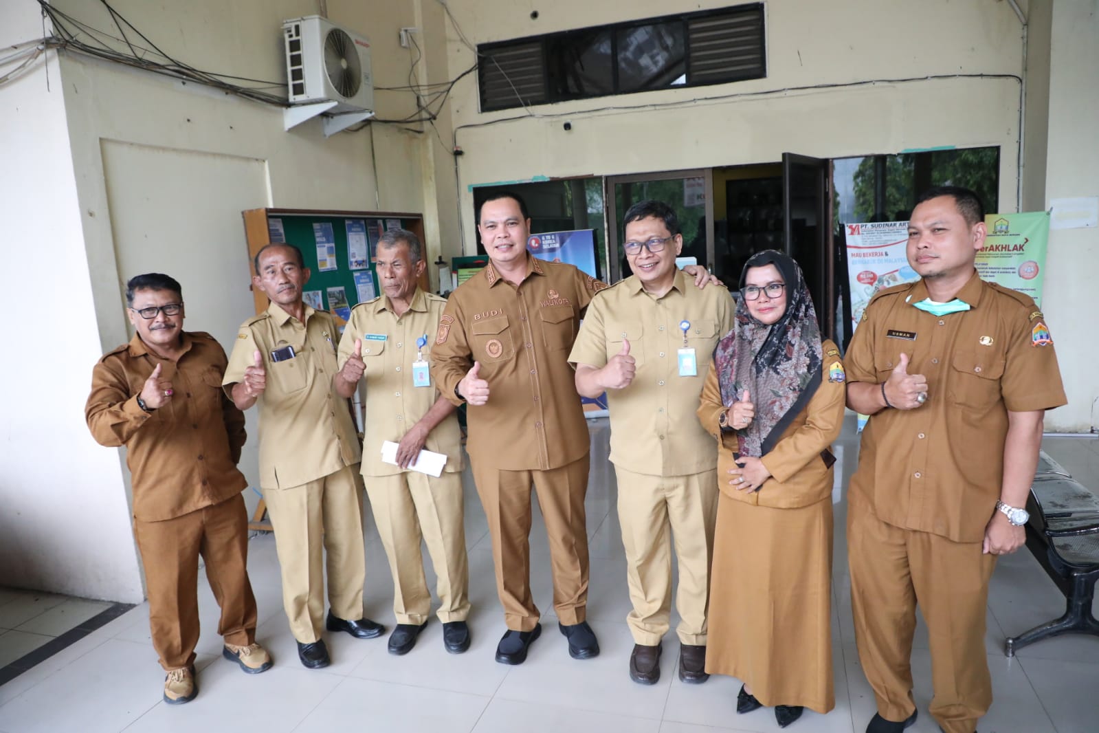 WALI KOTA SERANG LAKUKAN SIDAK KE DISNAKER, KAWAL REALISASI PERWAL 80 PERSEN TENAGA KERJA LOKAL