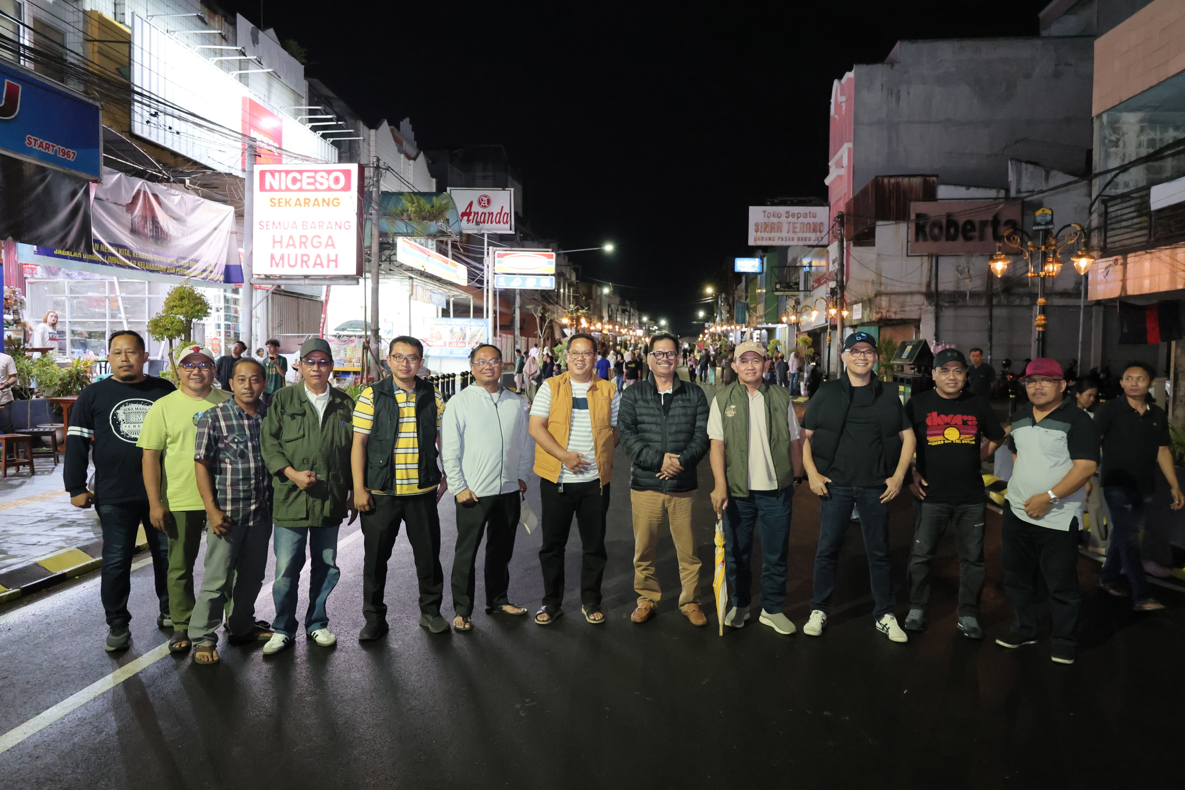 Rintik Hujan Payungi Kota Serang, Pengunjung: Royal Baroe Kian Aestetik