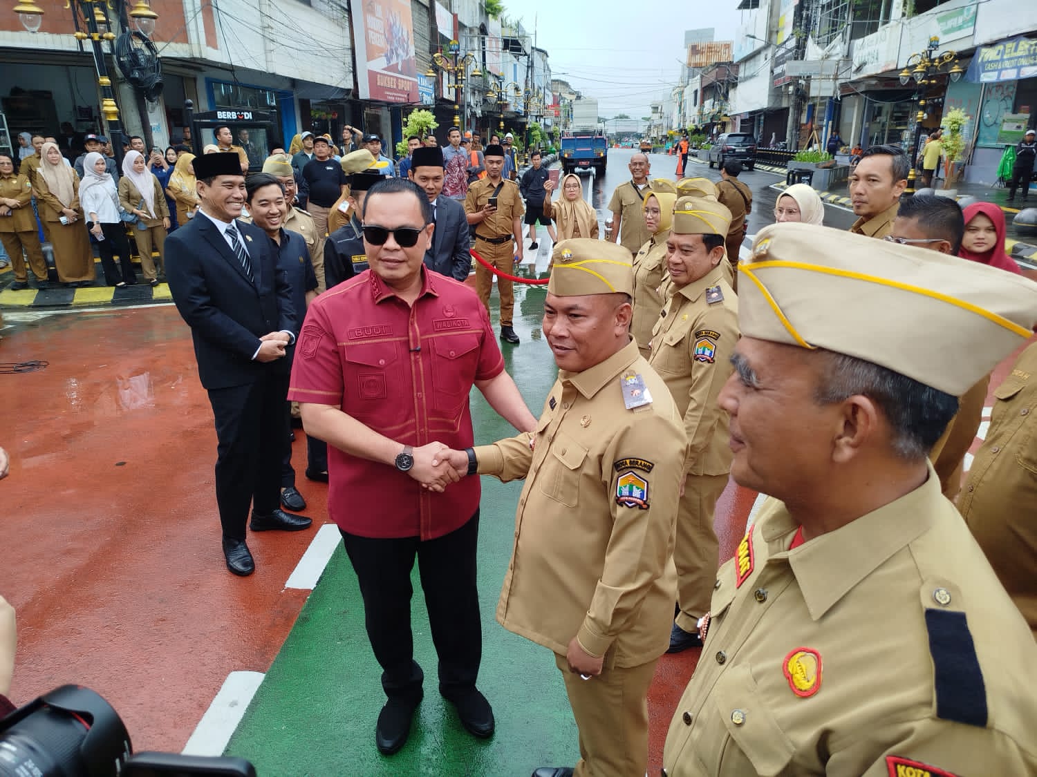 Jadi Perhatian Warga, Budi Lantik Pejabat Tinggi Pemkot Serang di Tengah Jalan Royal Baroe