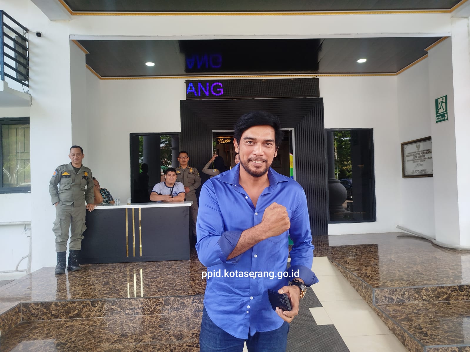 Artis Dunia Terbalik “Aceng” Kunjungi Kota Serang, Bahas Kerja Sama Investasi Hingga Konten Edukasi