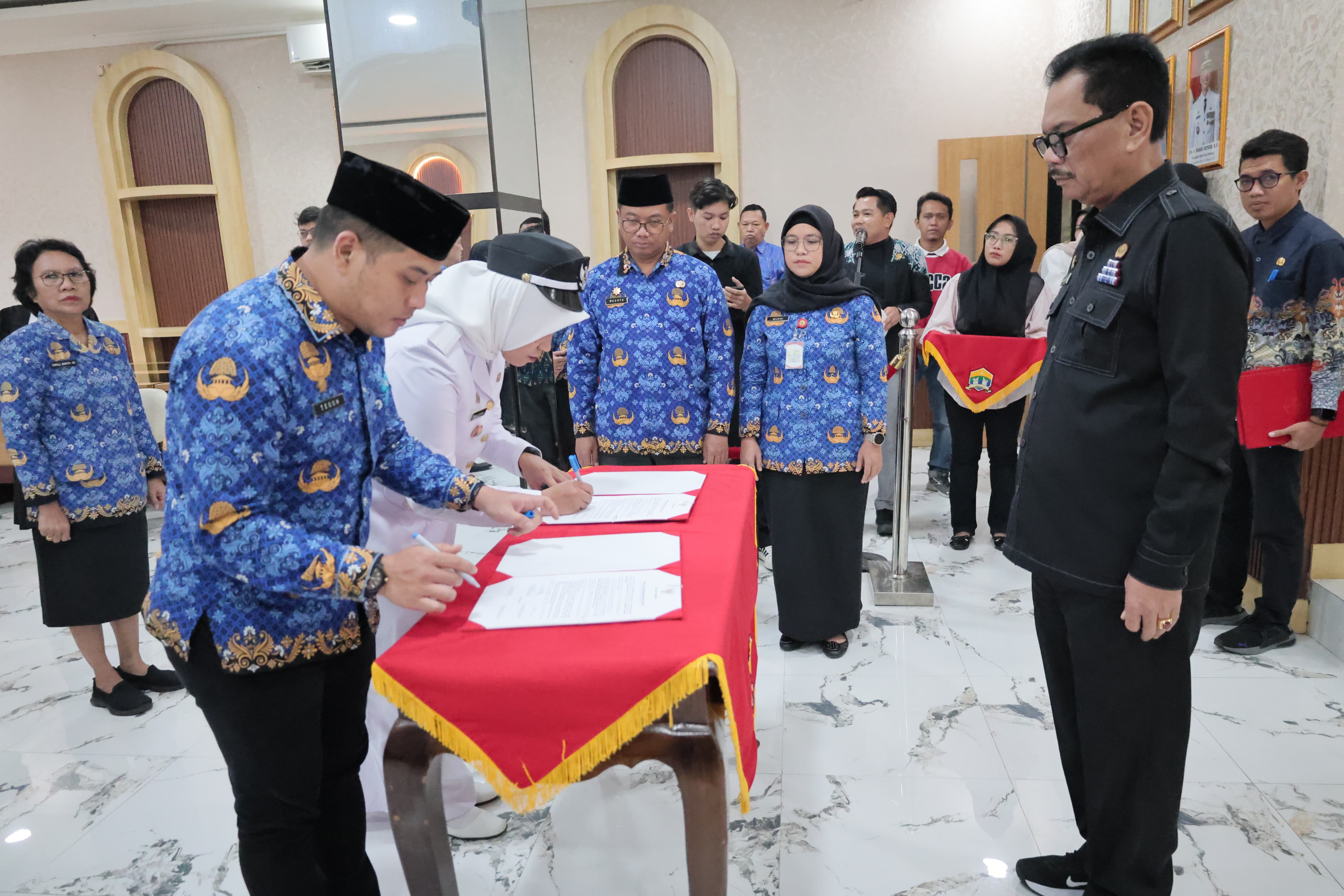 Breaking News: Pemkot Serang Lantik 17 Pejabat, Sekda Tekankan Pentingnya Kinerja dan Inovasi untuk Masyarakat