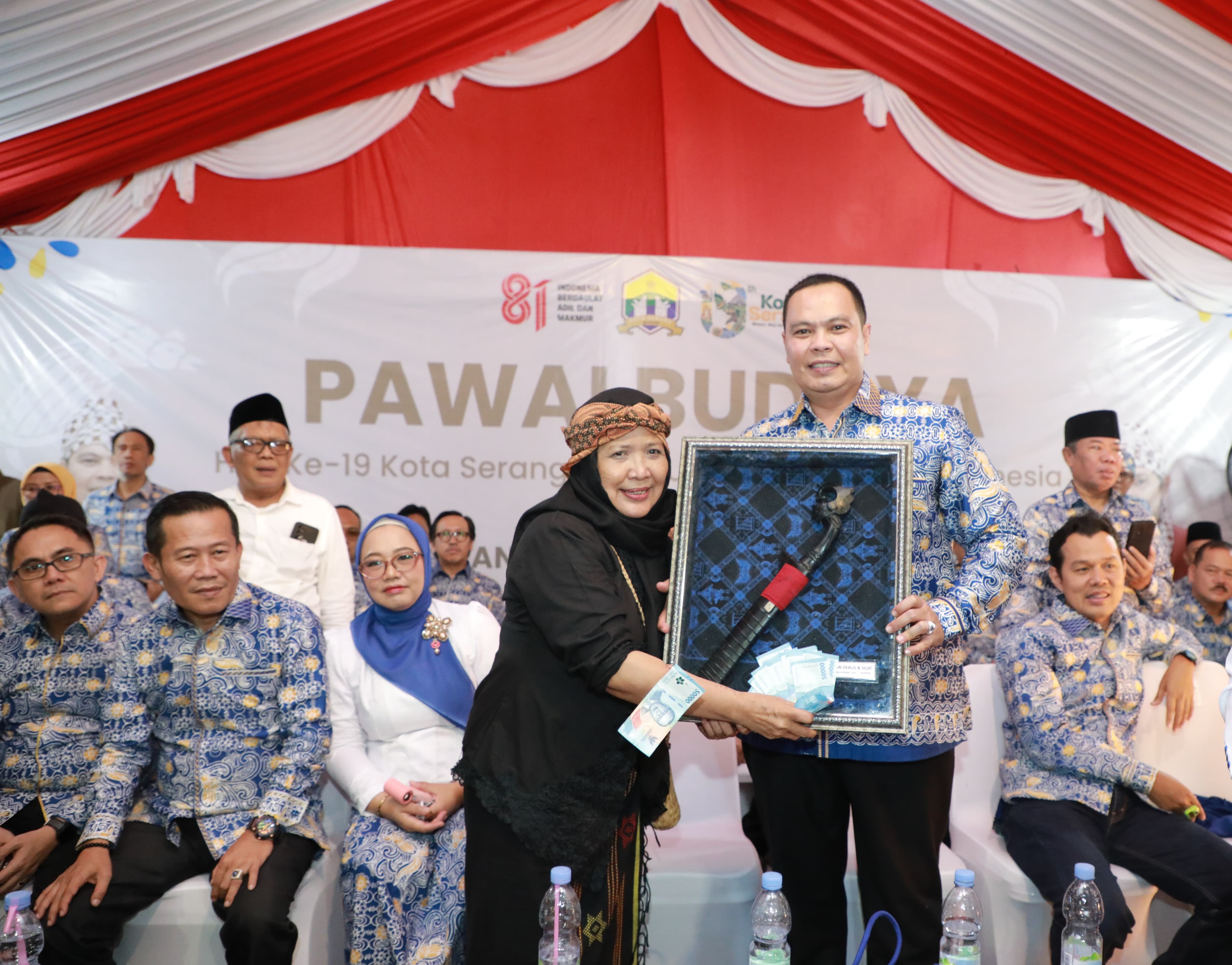 Jalanan Kota Serang berubah menjadi panggung budaya. Beragam kesenian tradisional, kreativitas pelajar, komunitas, seniman, hingga masyarakat umum berpadu dalam Pawai Budaya yang menjadi bagian dari rangkaian HUT ke-19 Kota Serang.
