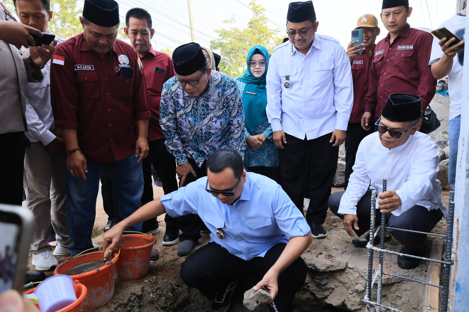 Wali Kota Serang Pimpin Peletakan Batu Pertama Gapura Kelurahan Gelam
